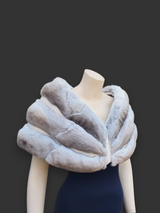 RARE BEIGE CHINCHILLA FUR STOLE W/ BEIGE MINK FUR INSERTS