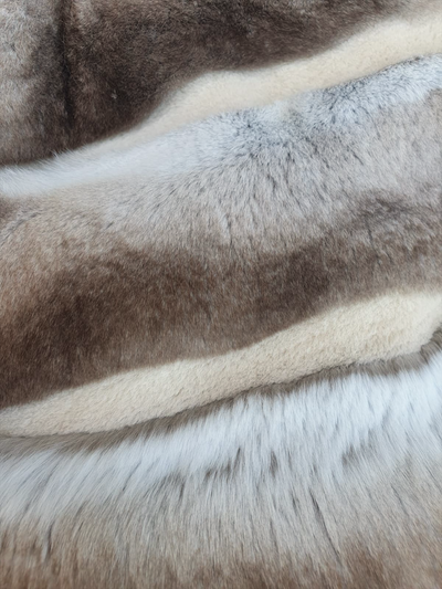 RARE BEIGE CHINCHILLA FUR STOLE W/ BEIGE MINK FUR INSERTS