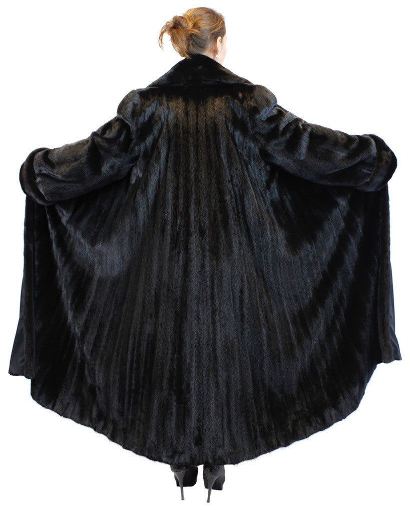 BLACKGLAMA FEMALE MINK FUR ROBE/SWING COAT W/ HUGE COLLAR & CUFFS ...
